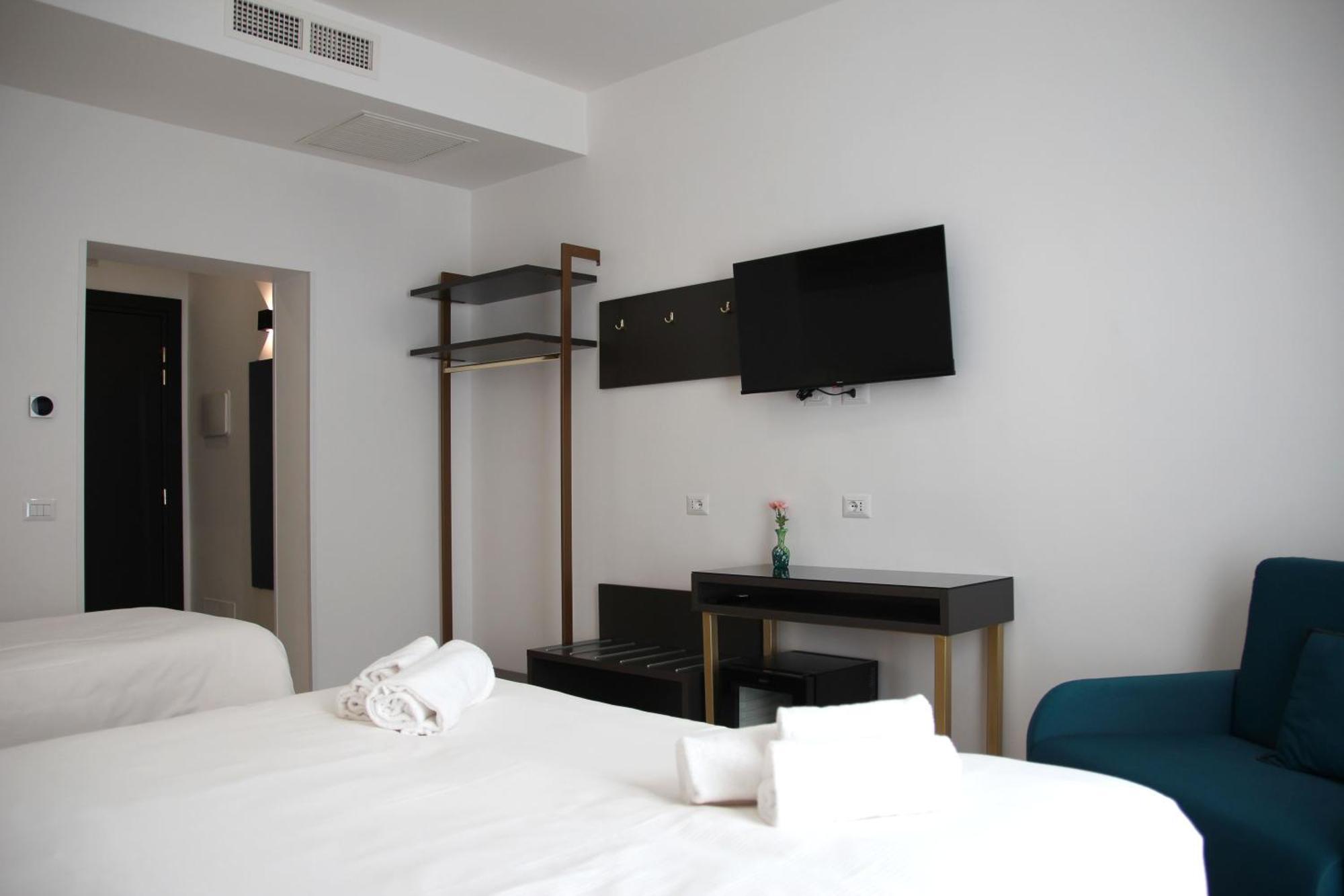 Joyful 148 Luxury Guest House Powered By Joyful Termini Boutique Guest House Rom Exteriör bild
