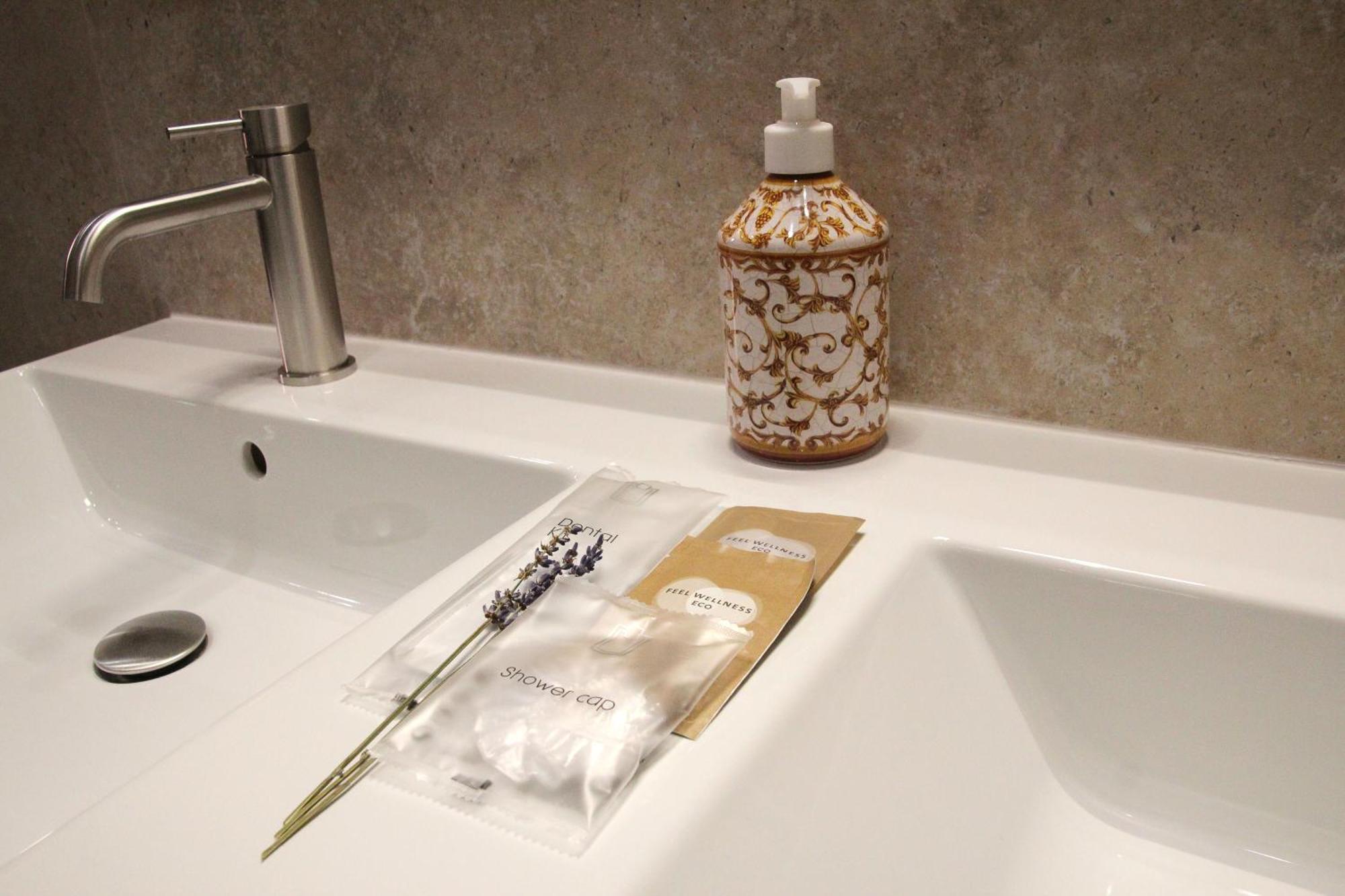 Joyful 148 Luxury Guest House Powered By Joyful Termini Boutique Guest House Rom Exteriör bild